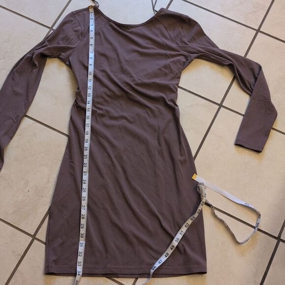 Lululemon Contour Dress Cross Back Nulu Ancient Bark Purple Mauve Size 4 - Picture 5 of 9
